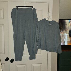 Old Navy Women's Blue Pants and Top Set